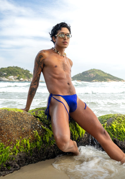 Sir Peter Bangs Brazil: Sir Peter fucks Lvcas Ripardo scene